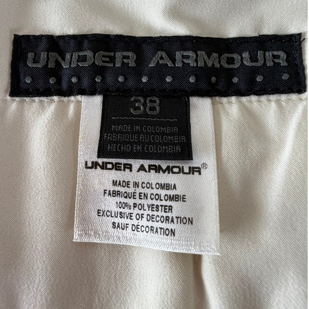 Under Armour Golf Shorts 38 Beige Performance Pleated Athletic Preppy 208603 - Picture 3 of 8